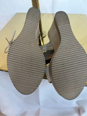 Two-Tone Beige and White Platform Slide Sandals with Buckle thumbnail 6