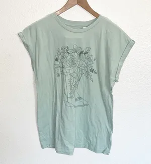 Portrend Willow Boutique Flower Floral Bouquet Boot Cap Sleeve Mint Graphic Tee thumbnail 1