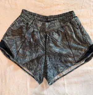 Lululemon Speed Running Shorts Size 8 Green Black Abstract Print Lined thumbnail 1