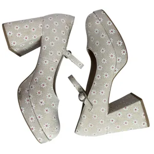 Madden Girl Women's Mantel Mary Jane Flower Print Platform Heels Size 9 Feminine thumbnail 5