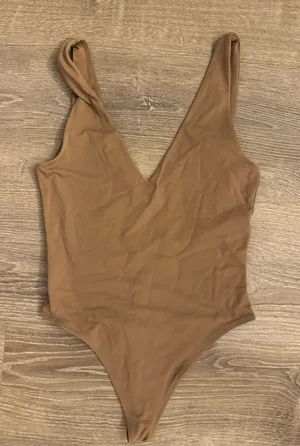 Aritzia Bodysuit Babaton Contour thumbnail 1