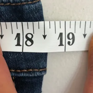 Maurices m jeans Womens 16 Short Mid Rise Dark Wash‎ Stretch Denim Blue Jeans thumbnail 3