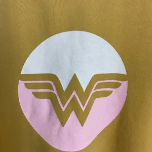 Junk Food Wonder Woman Graphic Sweatshirt‎ Size Small thumbnail 6