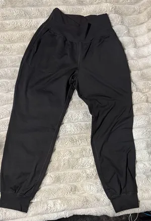 Old navy women’s joggers  thumbnail 1