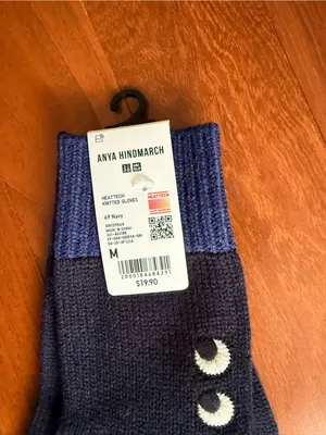 NWT Uniqlo X ANYA HINDMARCH Heattech Knitted Gloves size M thumbnail 2