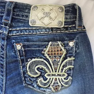 Fleur-De-Lis Sequin Rhinestone Embellished Cuffed Capri Jeans thumbnail 2