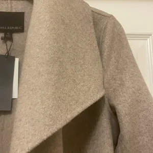 NWT Banana Republic lightweight wool coat thumbnail 2