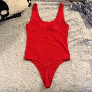 Aritzia Wilfred Free Leila Bodysuit Red Cherry thumbnail 4