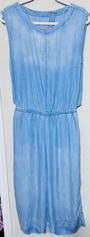 Anthropologie Cloth‎ & Stone Blue Chambray wide Leg Jumpsuit sz M open back thumbnail 1