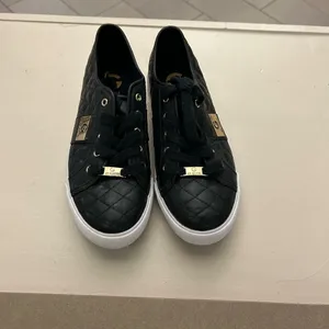 Sneakers Guess Black Quilted Sneakers with Gold Accents 9-like new thumbnail 2