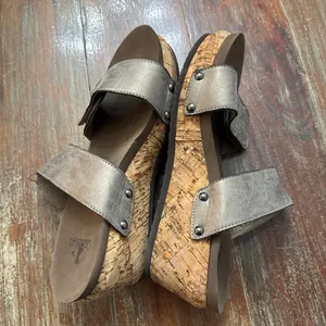 Corkys Metallic Taupe Wedge Sandals Size 8 Summer thumbnail 8