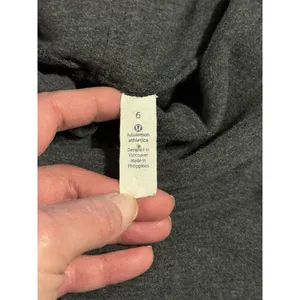 Lululemon Womens Pleated Gray Long Sleeves Turtleneck Blouse Size 6‎ thumbnail 7