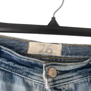 Free People We The Free Women's Size‎ 26 Baggy Distressed Maggie Boyfriend Jeans thumbnail 5