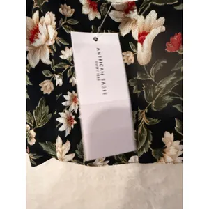 American Eagle Floral Crop Top NWT Womens Small Ruffle Sleeve Smocked Back Black thumbnail 4