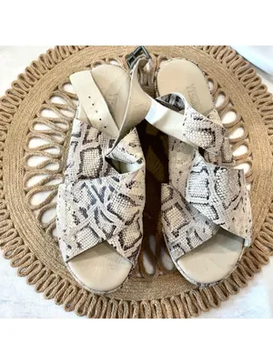 Matisse x AmuseSociety Runway Platform Sandal in Snakeskin Size 9 thumbnail 2