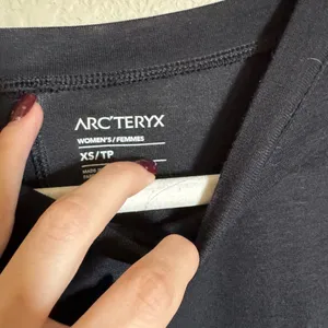 Arcteryx Lumin Swing Top Sz XS in‎ Black Relaxed Fit Base Layer thumbnail 4