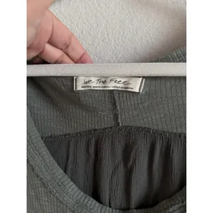 Free People We The Free TT Special Tee Crop Draping Long Sleeve Thermal Top Sz M thumbnail 3