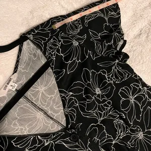 Steve Madden NWOT Elegant Black Floral Dress‎ new without tag thumbnail 8