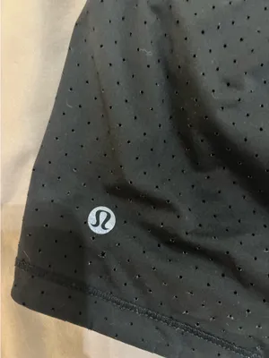 Lululemon 2.5" Shorts thumbnail 4