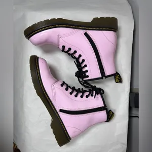 Dr.Martens 1460 Patent Leather Lace Up Boots Pale Pink Women Sz 5 Big kids 6.5 thumbnail 4