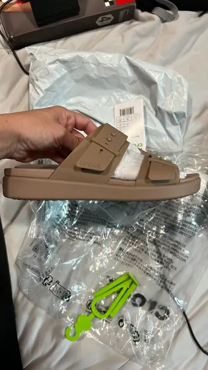 Crocs Brooklyn Buckle low thumbnail 4