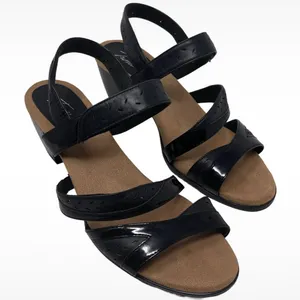 Trotters “Marvie” Black Leather Heeled Hook & Loop Sandals Women’s Size 8.5 Wide thumbnail 1