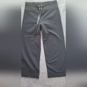 Lululemon capri pants thumbnail 3
