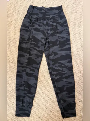 Athleta Salutation Camo‎ Jogger Black Gray Joggers Small thumbnail 3