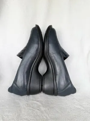 Women’s Clark’s Artisan “Mill Square” Crocodile Navy Blue Slip-On Loafer Size 6W thumbnail 6