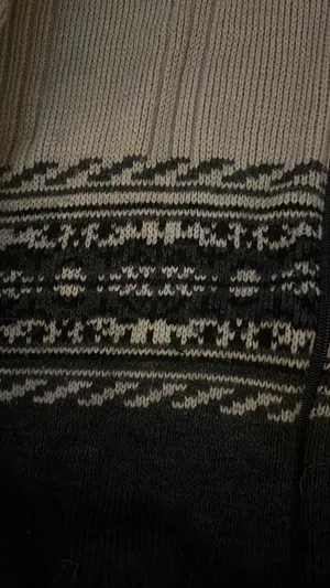 Sweater Size M thumbnail 4
