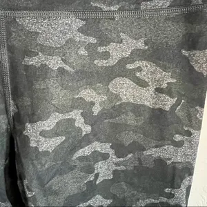 Fabletics Power-hold Black Green Camo 25 in‎ Leggings thumbnail 8