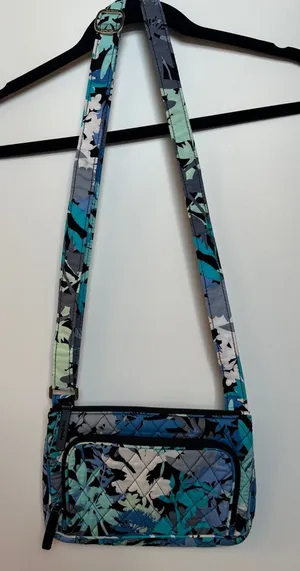 Vera Bradley CAMOFLORAL Wallet Purse Adjustable 2016 VGUC Retired‎ thumbnail 1