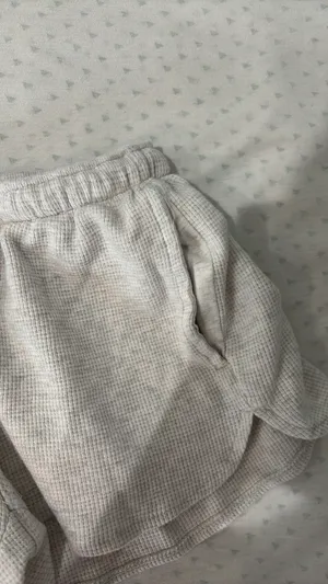 Brandy Melville shorts thumbnail 4