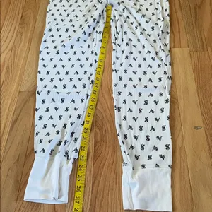 Victoria's Secret Pajama Pants Womens Large White Black Logo Waffle Knit Joggers thumbnail 6