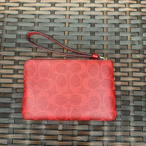 coach Corner Zip Wristlet In Signature Canvas caq75 thumbnail 2
