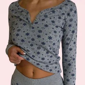 Frankies Bikinis grey/blue snowflake print Angel Waffle long sleeve top Size M thumbnail 1