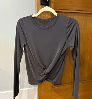 Lululemon Long Sleeve thumbnail 1