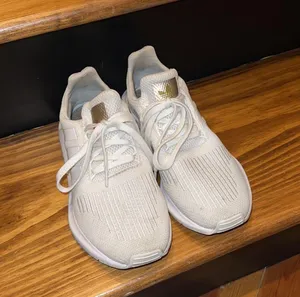 Adidas Tennis Shoes thumbnail 1