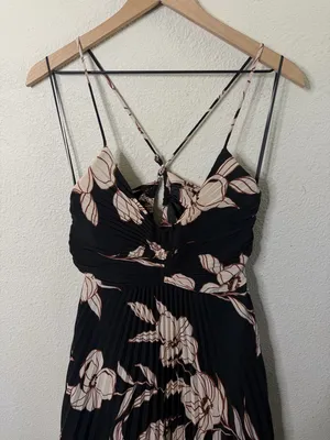 ASTR The Label Blythe Dress in Black Floral Pleated MIDI‎ Strappy Open Back S thumbnail 7
