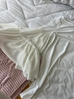 Dillard's White Longsleeve With Flowy Mesh Sleeves thumbnail 6