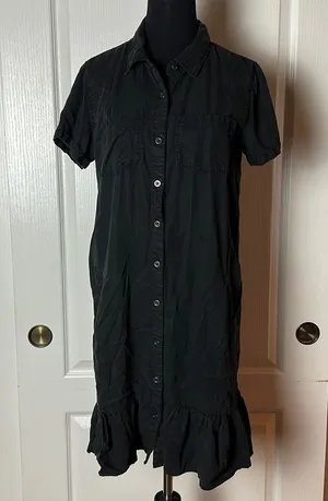 Velvet Heart Black Button Up Collared Ruffle Hem Dress thumbnail 1