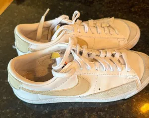 NIKE thumbnail 1