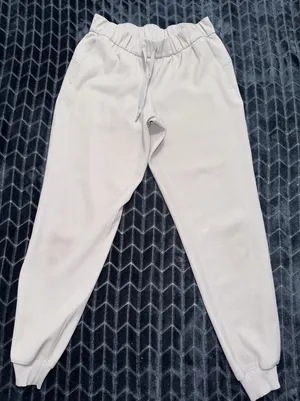 Lululemon Women's Gray On the Fly Wee Are From Luxtreme Joggers Sz 6 thumbnail 1