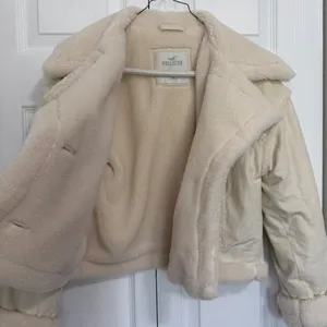 Hollister Sherpa Lined Faux Suede Cream Crop Jacket thumbnail 6