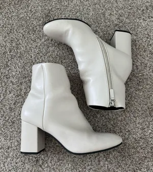 White ankle boots Size 8.5 thumbnail 1