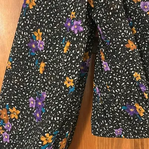 ASTR Black floral Blouse, Medium thumbnail 7