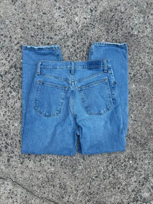Abercrombie Ultra High-Rise Straight Jeans thumbnail 2