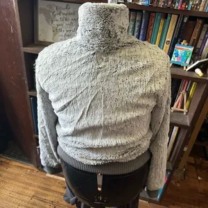 Patagonia eyelash silver XS super soft gorpcore jacket thumbnail 2