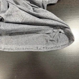 Women’s Lululemon Heathered Slate Swiftly Tech Hip Length Crew Neck Tee Size 6 thumbnail 4