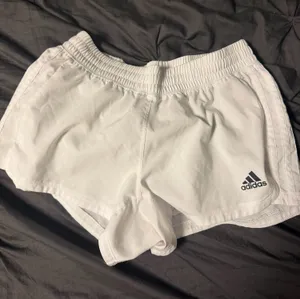 Adidas shorts thumbnail 1